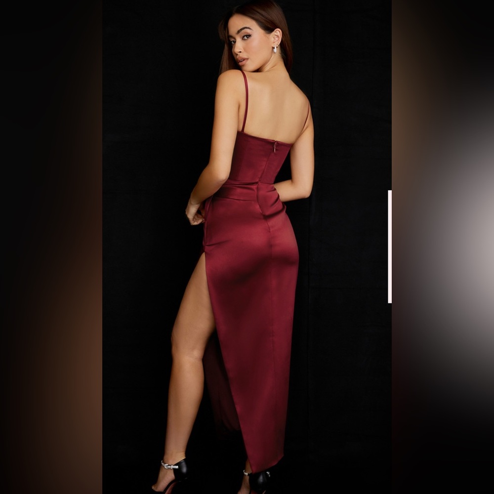 House of CB Red Wine Satin Flora Dress with matching gloves🍷 - Picture 2 of 8